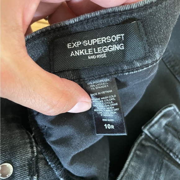 Express Mid rise super soft ankle legging - Picture 3 of 6